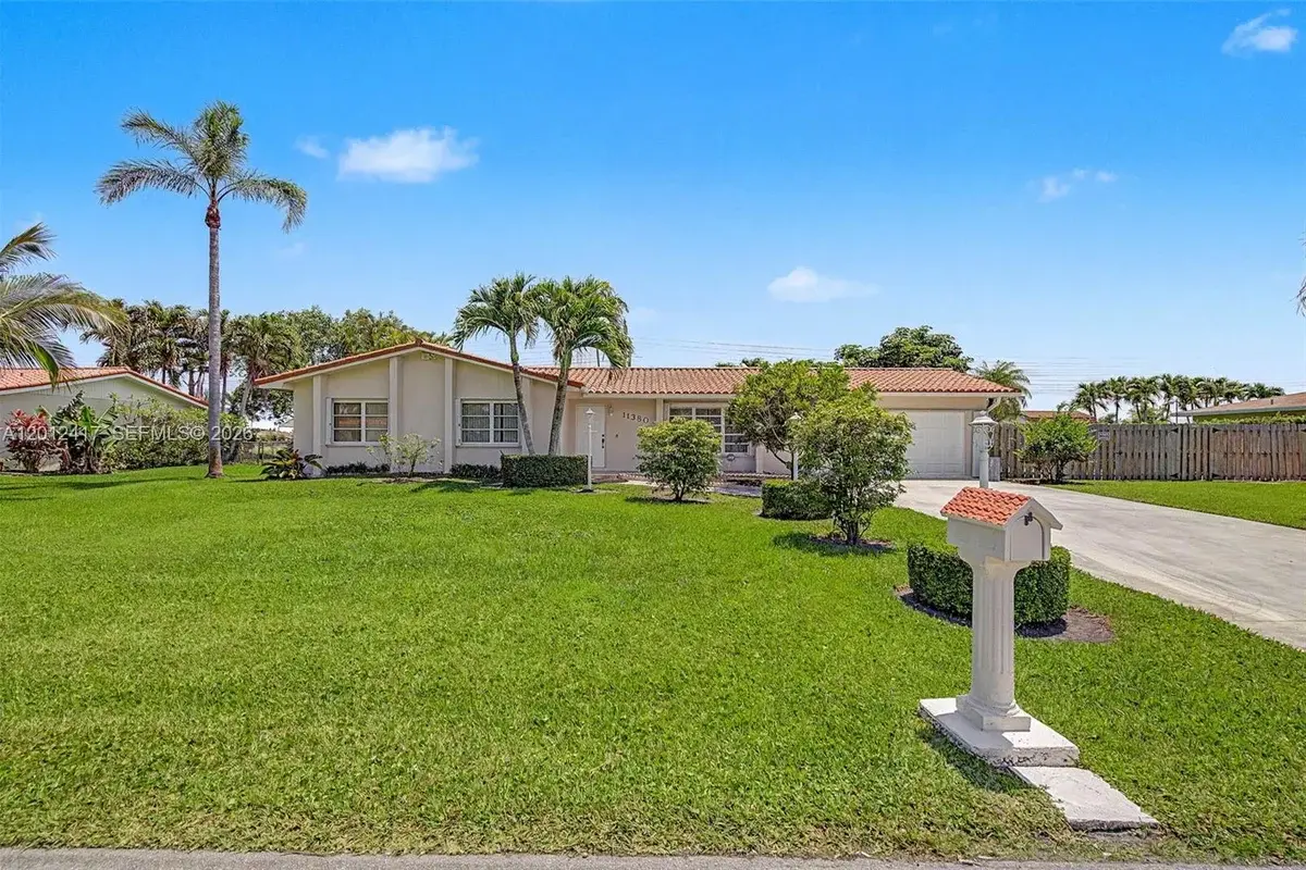 11380 SW 131st St, Miami: photo 1 of 28