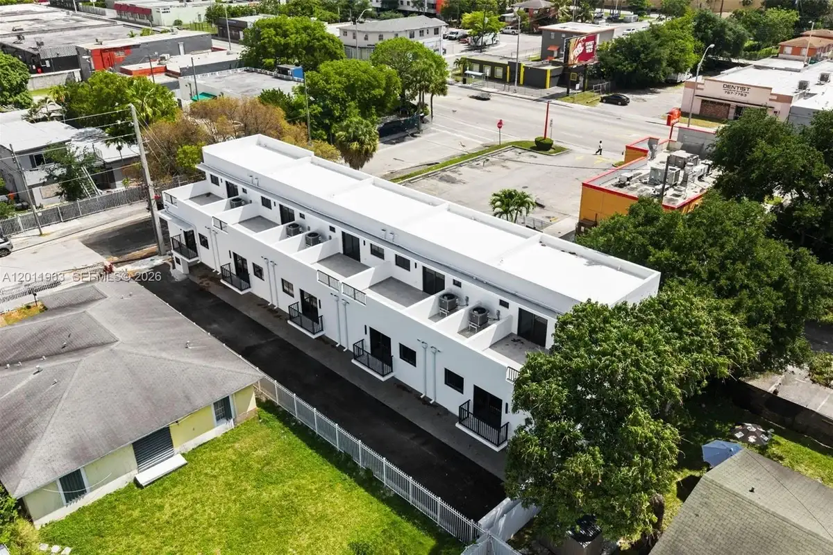 720 NW 55th Ter, Miami: photo 1 of 27
