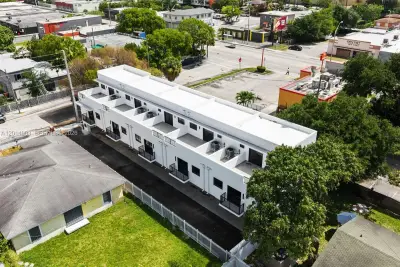 720 NW 55th Ter, Miami: photo 1 of 27