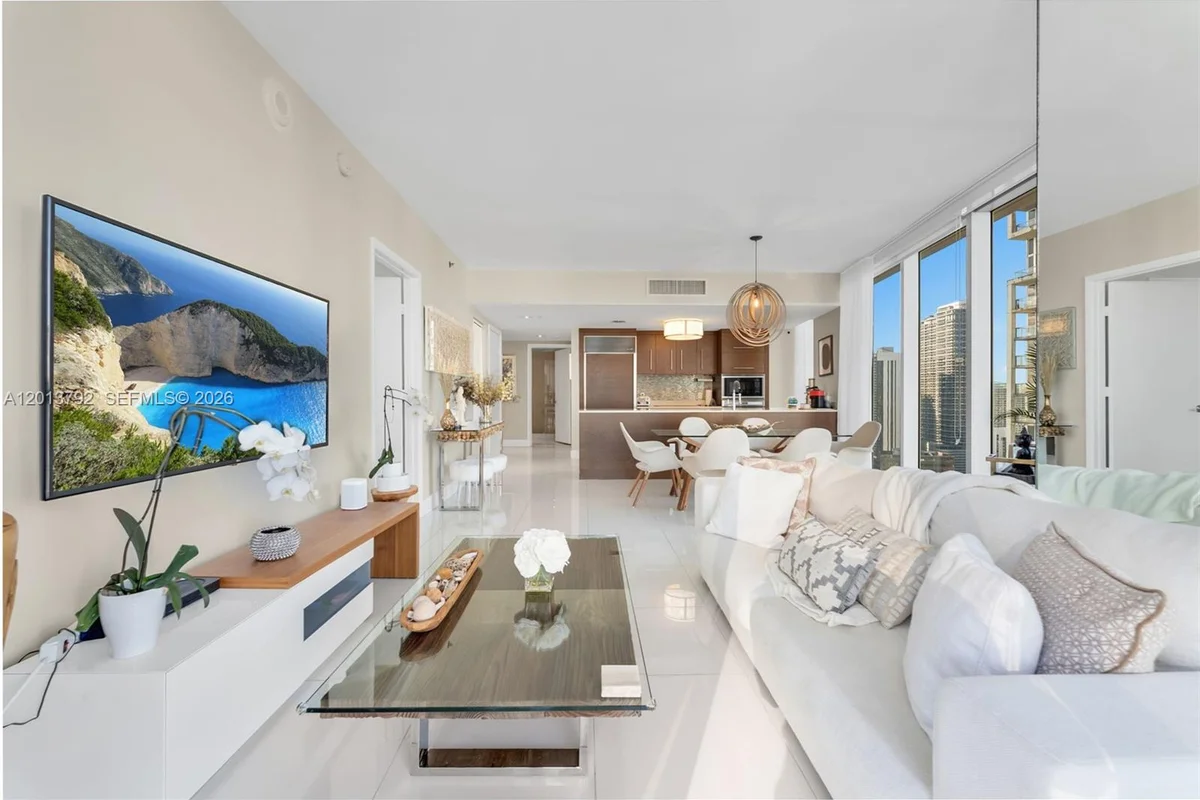 475 Brickell Ave #3515, Miami: photo 1 of 24