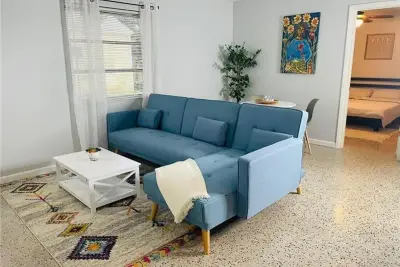 316 SW 15th St #4, Fort Lauderdale: photo 1 of 8