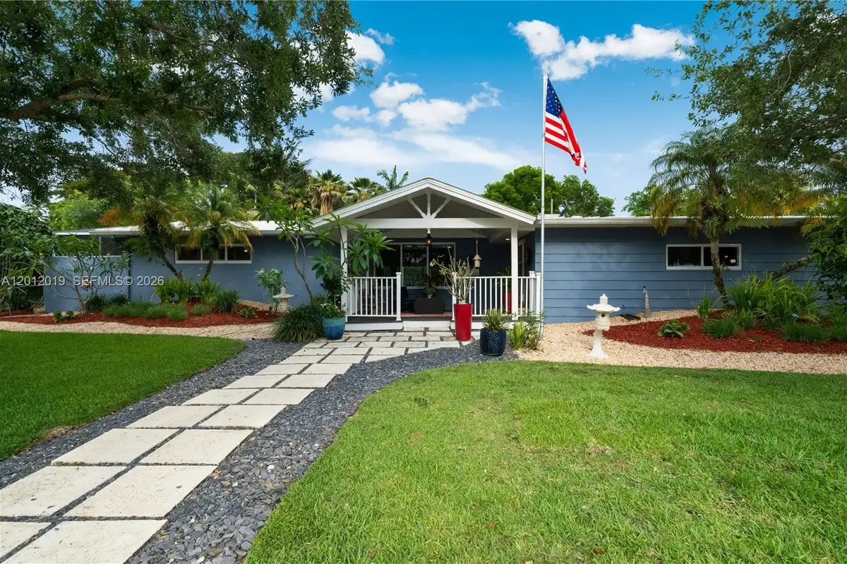 13401 SW 74th Ave, Pinecrest: photo 1 of 24