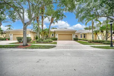 2468 Bay Isle Ct, Weston: photo 1 of 60