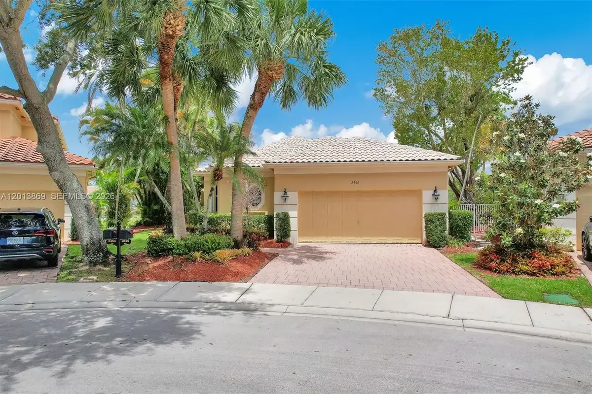2456 Bay Isle Ct, Weston: photo 1 of 74