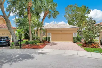 2456 Bay Isle Ct, Weston: photo 1 of 74