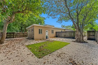 1340 NE 1st Ave, Fort Lauderdale: photo 1 of 14