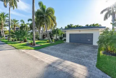 207 Royal Palm Dr, Fort Lauderdale: photo 1 of 70