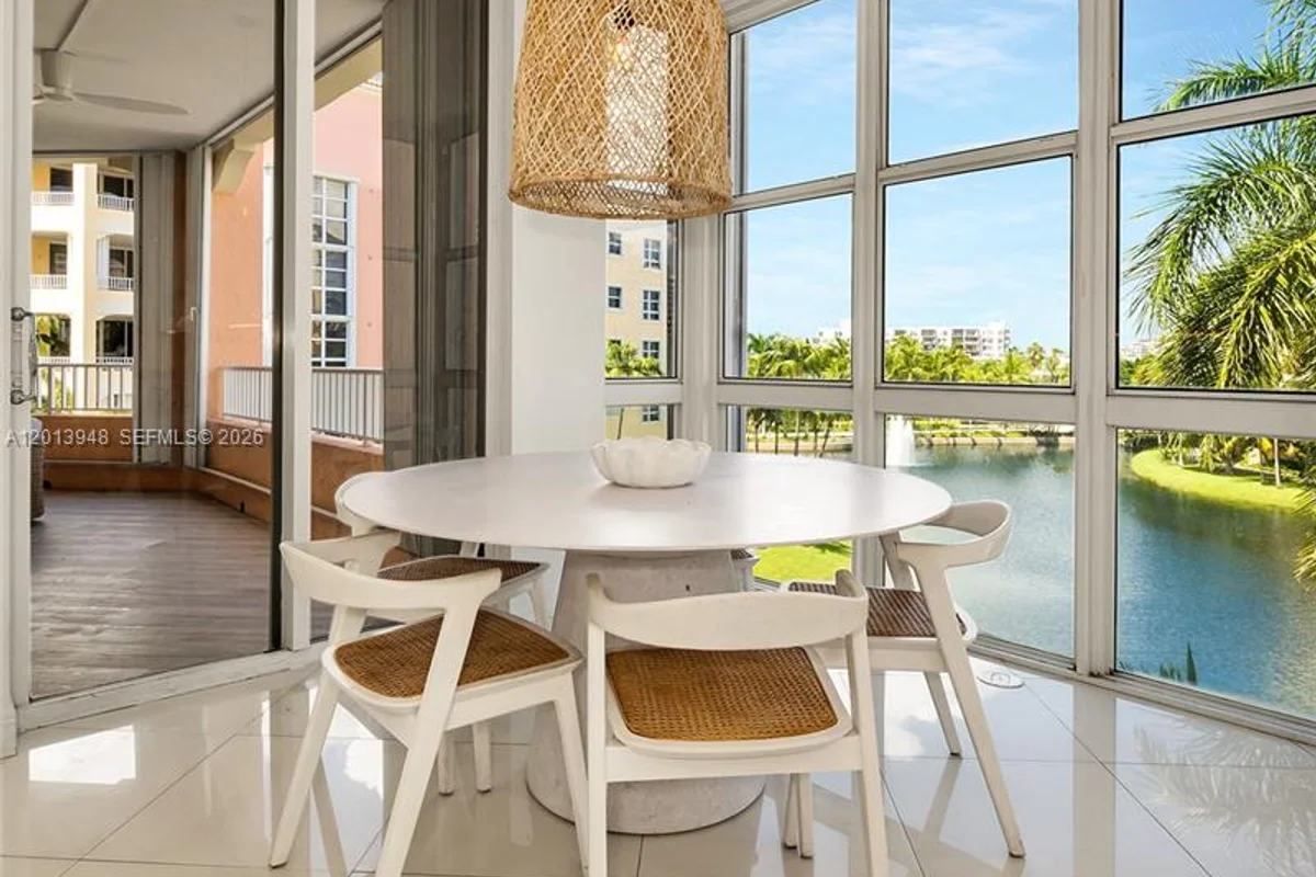733 Crandon Blvd #406, Key Biscayne: photo 1 of 25