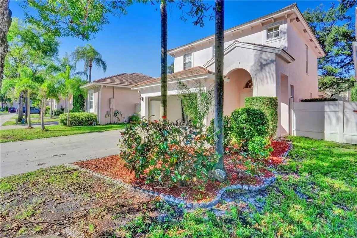 4837 NW 19th St, Coconut Creek: photo 1 of 49