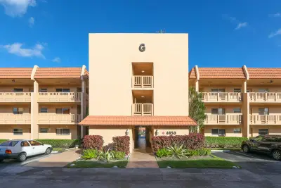 6850 Royal Palm Blvd #303g, Margate: photo 1 of 25