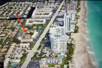 Condo in Lauderdale-by-the-Sea: photo 1 of 34