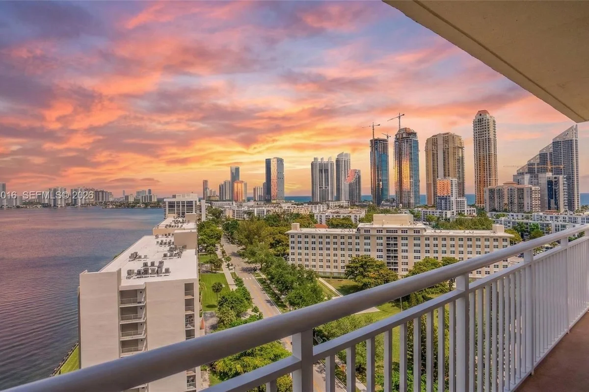 251 174th St #1517, Sunny Isles Beach: photo 1 of 17