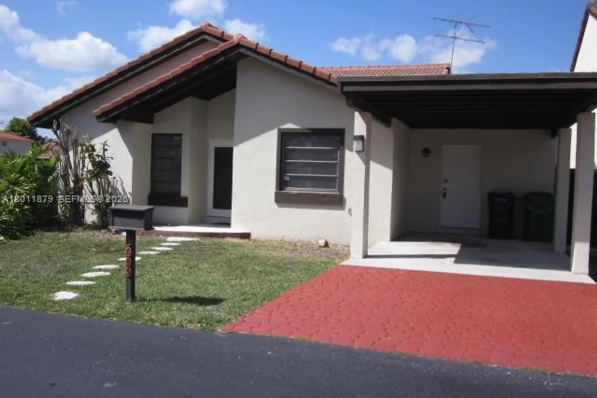 8853 SW 112 Pl, Miami: photo 1 of 20