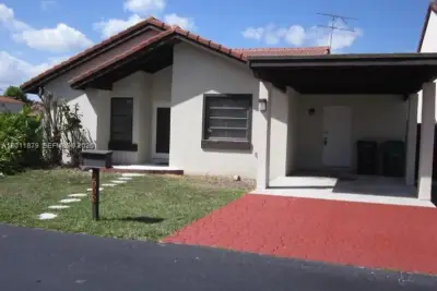 8853 SW 112 Pl, Miami: photo 1 of 20
