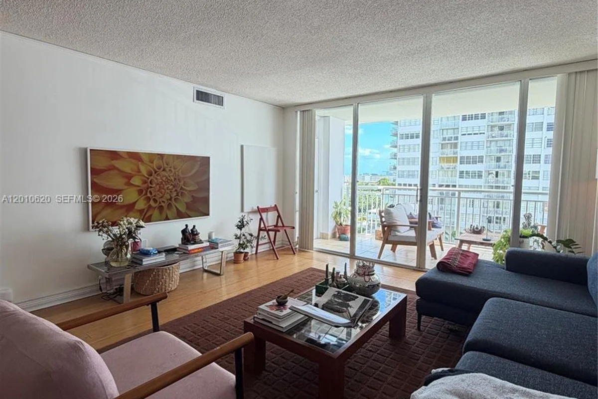 18061 Biscayne Blvd #601, Aventura: photo 1 of 28