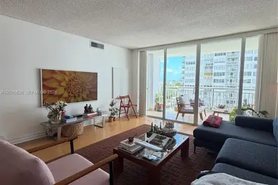 18061 Biscayne Blvd #601, Aventura: photo 1 of 28