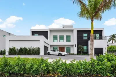 13440 Us Hwy, Juno Beach: photo 1 of 77