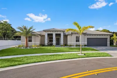 13283 SW 188th Ter, Miami: photo 1 of 37