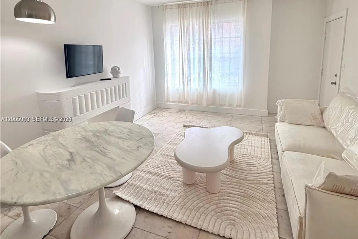 801 8th St #104, Miami Beach: photo 1 of 8