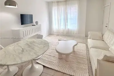 801 8th St #104, Miami Beach: photo 1 of 8