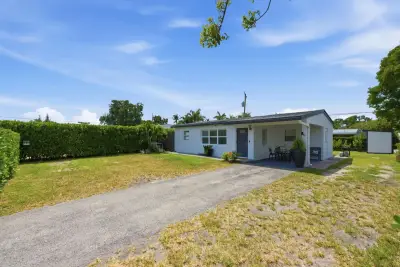 330 NE 59th Ct, Oakland Park: photo 1 of 45