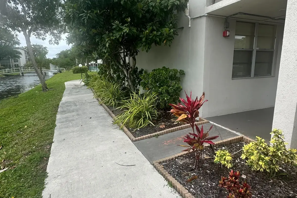 4850 NW 29th Ct #132, Lauderdale Lakes: photo 1 of 16