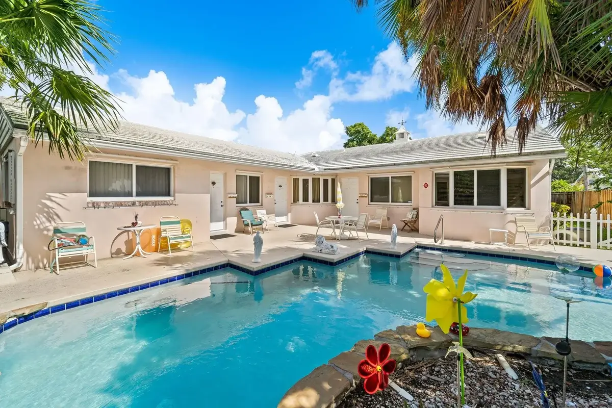 1681 NE 56th St, Fort Lauderdale: photo 1 of 34
