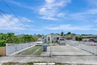 15803 NW 47th Ave, Miami Gardens: photo 1 of 31