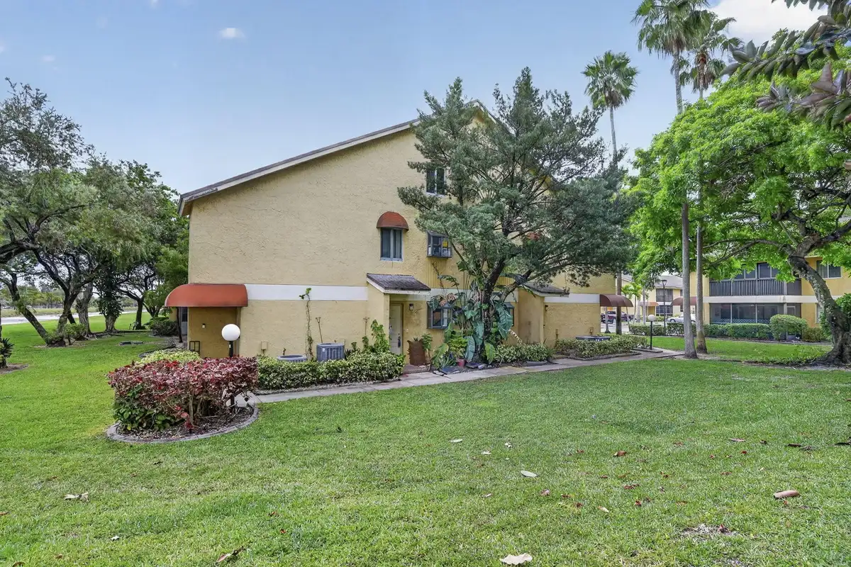 3041 N Oakland Forest Dr #103, Oakland Park: photo 1 of 27