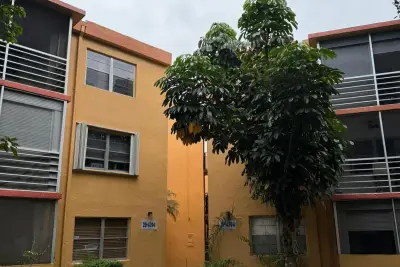 4394 NW 9th Ave #20-1a, Pompano Beach: photo 1 of 6