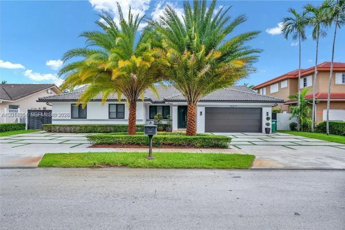 14211 SW 31st St, Miami: photo 1 of 28