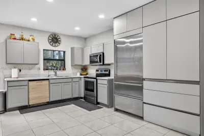 310 NE 1st Dr, Florida City: photo 1 of 51