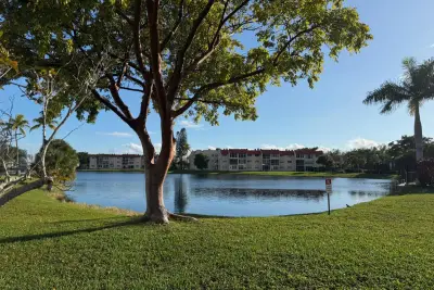 2950 Sunrise Lakes Dr W #305, Sunrise: photo 1 of 15