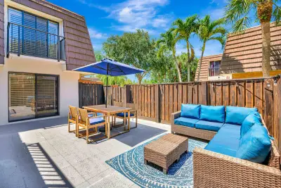 1209 12th Ct, Jupiter: photo 1 of 31