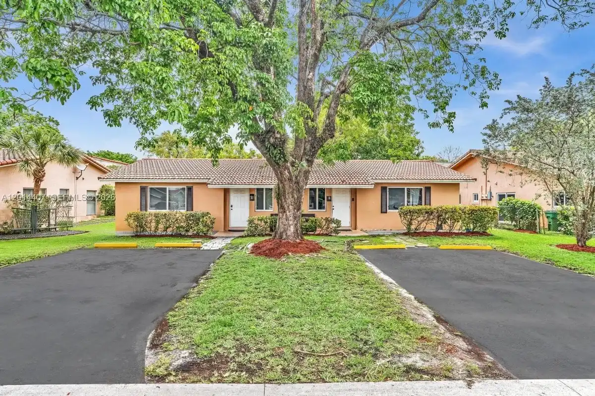 3691 NW 78th Ln, Coral Springs: photo 1 of 28