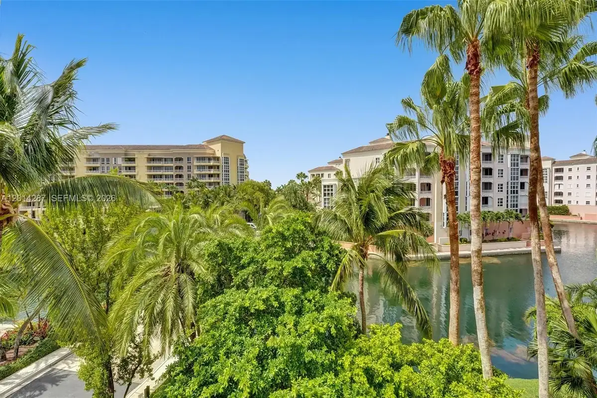 715 Crandon Blvd #406, Key Biscayne: photo 1 of 25