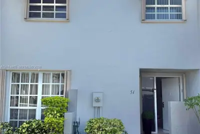 10330 SW 154th Cir Ct #51, Miami: photo 1 of 38