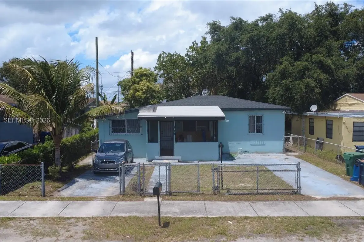 1631 NW 114th St, Miami: photo 1 of 16