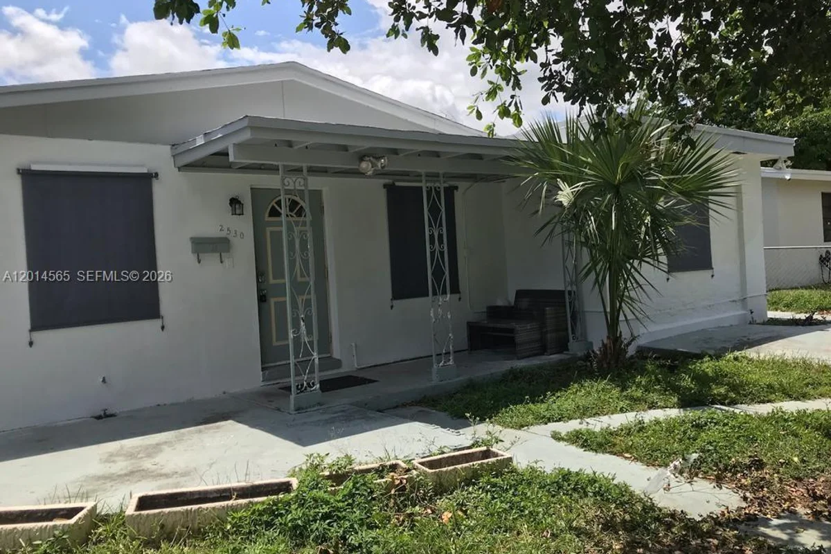 2530 NW 17th St, Fort Lauderdale: photo 1 of 16