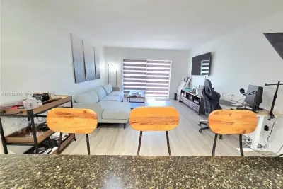 7477 SW 82nd St #C115, Miami: photo 1 of 27