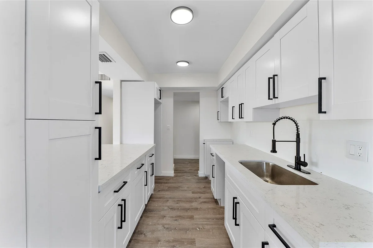 4174 Inverrary Dr #1002, Lauderhill: photo 1 of 28