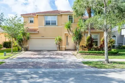 19364 S Whitewater Ave, Weston: photo 1 of 37