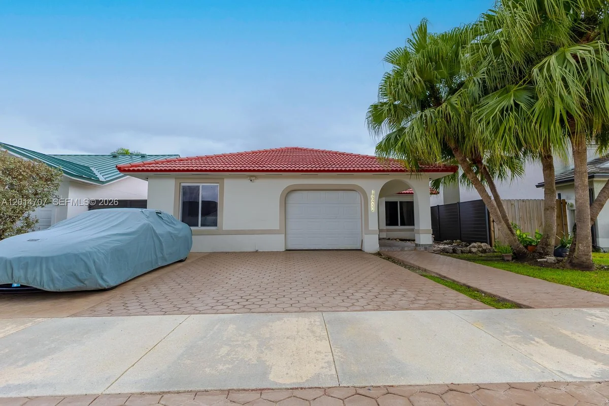 14452 SW 115th St, Miami: photo 1 of 17