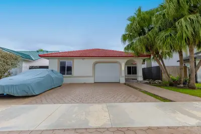 14452 SW 115th St, Miami: photo 1 of 17