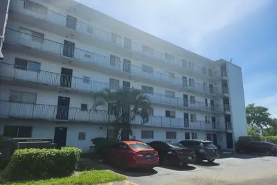 8600 N Sherman Cir N #408, Miramar: photo 1 of 21