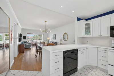 2991 NW 46th Ave #204, Lauderdale Lakes: photo 1 of 34
