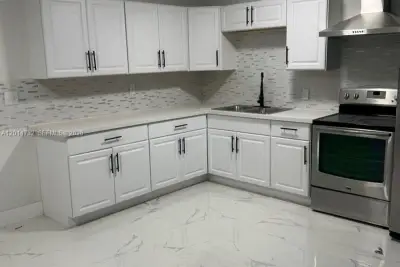 19360 NW 1st Ct, Miami Gardens: photo 1 of 3
