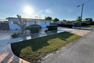 19500 SW 115th Ave, Miami: photo 1 of 79