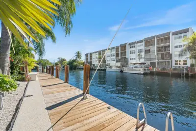 1850 SE 7th St #B, Pompano Beach: photo 1 of 30