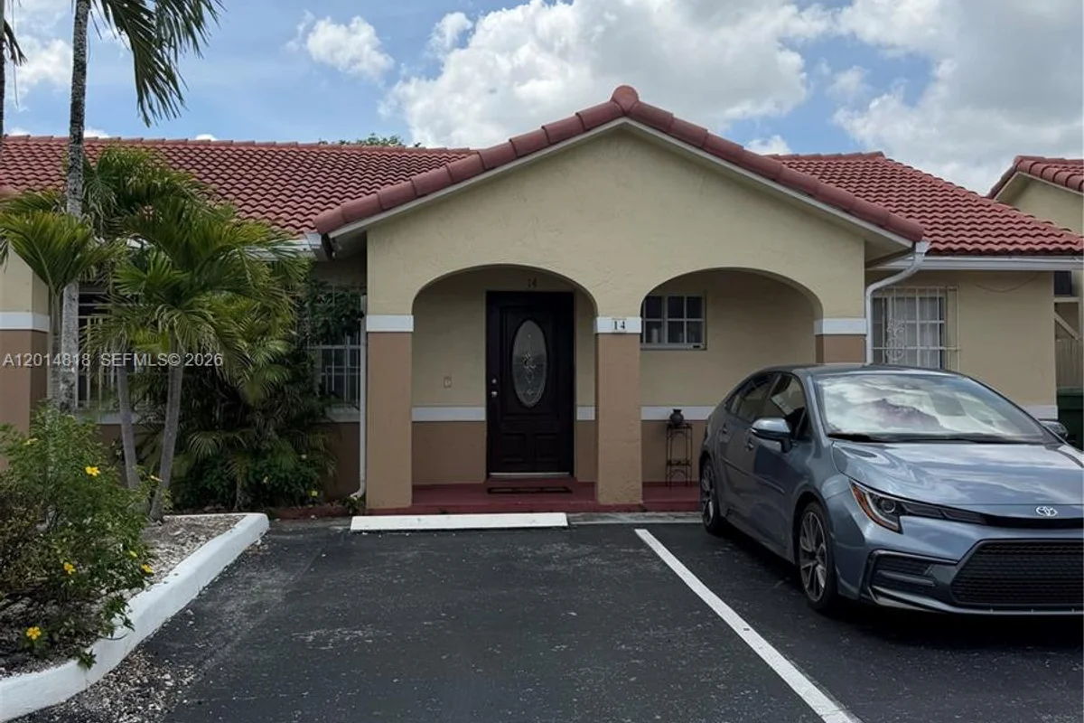 7101 W 24th Ave #14, Hialeah: photo 1 of 13